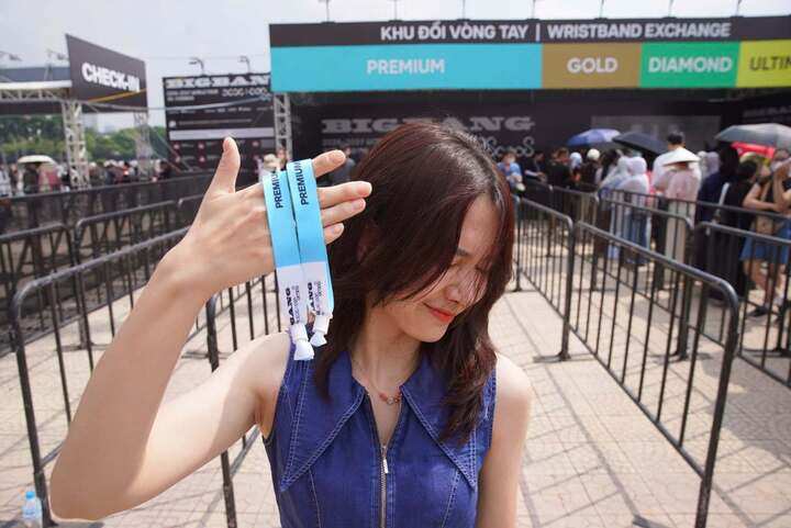 Vé premium day 2 đang được giao với mức giá lên đến 60 triệu đồng/cặp trước giờ diễn. (Ảnh minh hoạ)