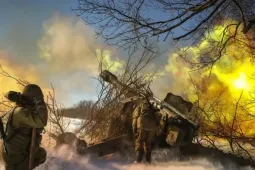 Bị Ukraine tấn công sở chỉ huy, Nga tung đòn đáp trả vào tàu hàng trên Biển Đen