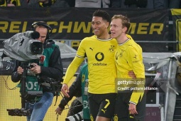 Video bóng đá Dortmund - Frankfurt: Siêu phẩm định đoạt ngôi đầu (Bundesliga)
