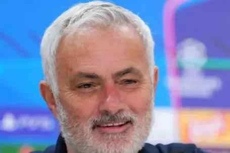 Mourinho khiến trận Siêu kinh điển nóng trở lại