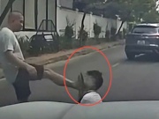 Công an Phú Thọ xác minh kẻ côn đồ chặn xe, đấm đá tài xế gục xuống đường