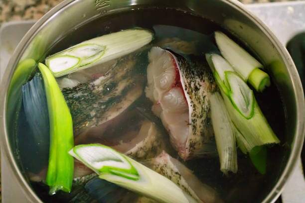 Mẹo kho cá thịt chắc xương nhừ: Thời gian ướp chuẩn và bí quyết chêm nước không bị tanh - 3