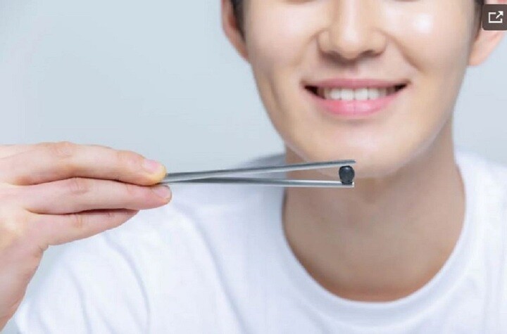 Người Hàn Quốc sử dụng đôi đũa làm bằng kim loại và có hình dáng dẹt.