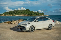 Toyota Vios tiếp tục được giảm hàng chục triệu đồng để lôi kéo khách hàng