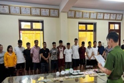 Đưa nhau lên đồi đánh bạc, 20 đối tượng bị bắt