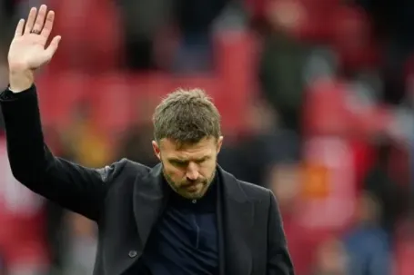 MU họp khẩn về tương lai Carrick, Eddie Howe dẫn đầu danh sách thay thế