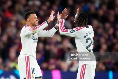 Mbappe ghi bàn thứ 100 cho Real Madrid, biến Barcelona thành "mồi ngon"