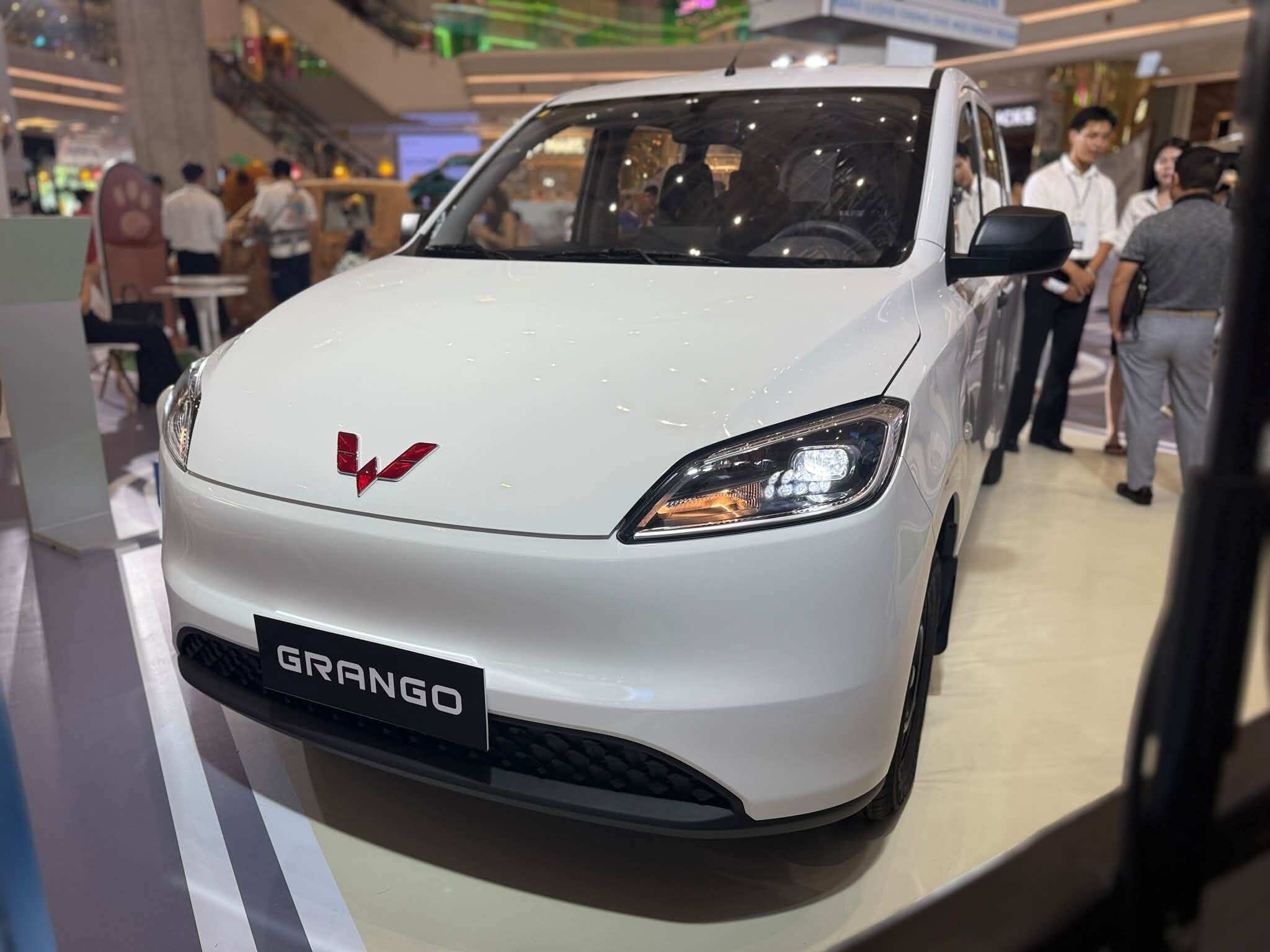 Wuling Grango là mẫu xe MPV điện 7 chỗ hướng đến hoạt động vận tải hành khách và kinh doanh dịch vụ.&nbsp;