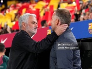 Mourinho phát cáu vì sao Barcelona thoát thẻ đỏ, Flick thua Real tâm phục khẩu phục