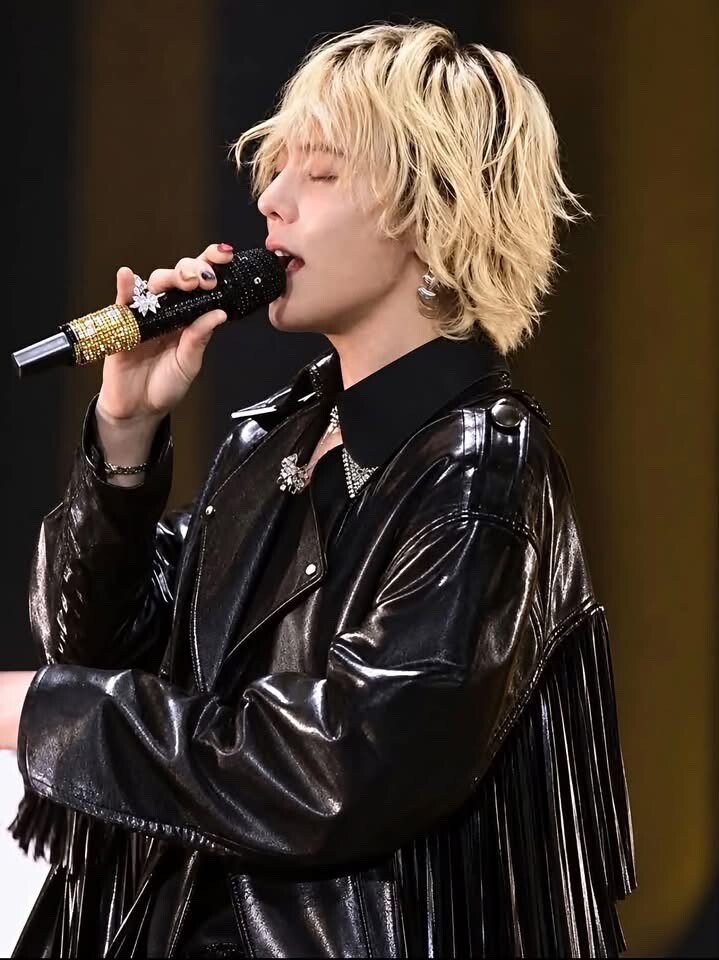 6 outfit ấn tượng của G-Dragon trong concert tại SVĐ Mỹ Đình - 6