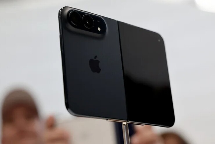 iPhone Duo hấp dẫn, nhưng giá bán không hề rẻ, thậm chí một số sản phẩm&nbsp;gặp lỗi chỉ sau vài giờ sử dụng.