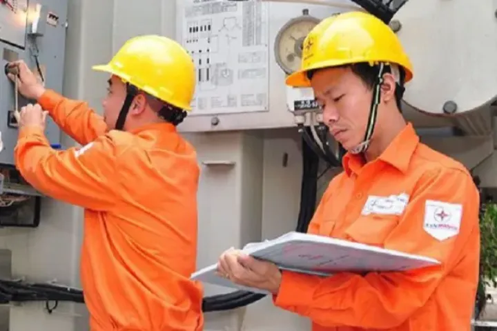 Phó Thủ tướng: Xem xét giảm giá điện từ ngày 1/11
