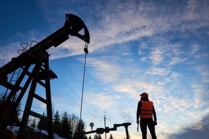 Khủng hoảng dầu diesel: Ai đang kiếm bộn tiền?