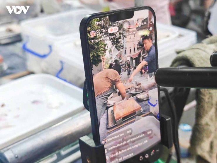 Phiên Livestream thu hút đông đảo người xem 