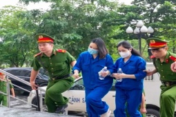 Luân phiên 'ốp' nạn nhân nạp thêm tiền, cấp dưới của Mr Pips hỏi: 'Chị muốn đau đầu một ngày hay nhiều ngày?'