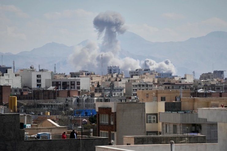 Mỹ và Israel tấn công Tehran. Ảnh: AP
