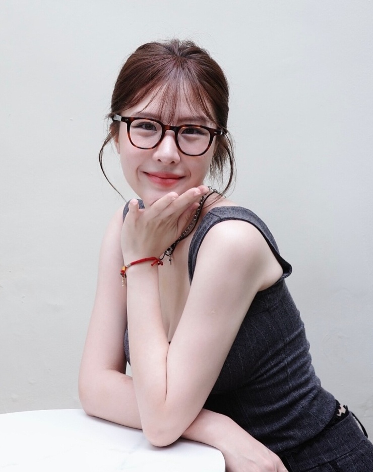 Nhan sắc bạn gái Quân A.P - 7
