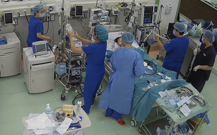 Bệnh nhi nguy kịch vì nhiễm cúm A. Ảnh: BVCC.