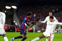 Bóng đá Tây Ban Nha đóng băng sau tai nạn tàu hỏa, Real và Barca nín thở đợi tin