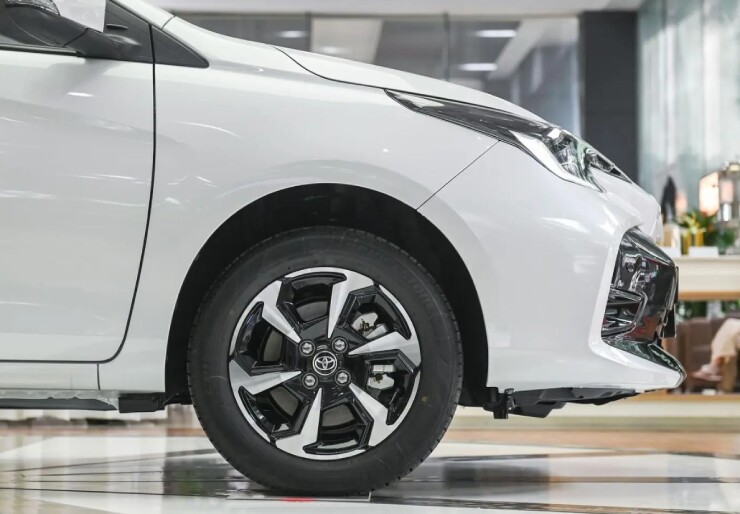 Dưới 600 triệu đồng, nên chọn Toyota Vios hay Hyundai Accent? - 6