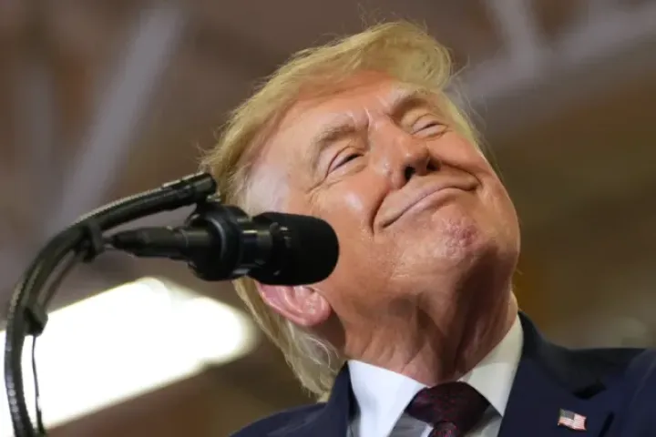 Tổng thống Mỹ Trump bất ngờ huỷ lịch vận động trực tiếp, căng thẳng bùng nổ tại Alaska