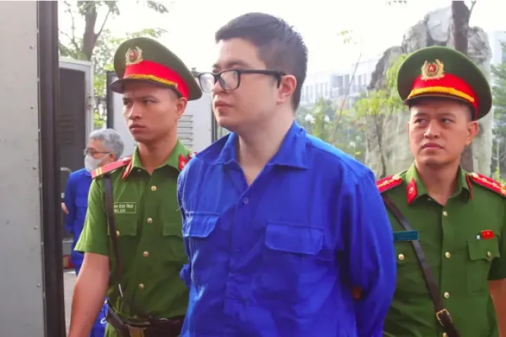 Mr Pips:  ' Bị cáo đâu bị điên mà nói với công an về hoạt động của mình ' 