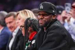 Mayweather kiếm hàng trăm triệu USD trong 1 đêm, vẫn "quỵt tiền" thuê nhà
