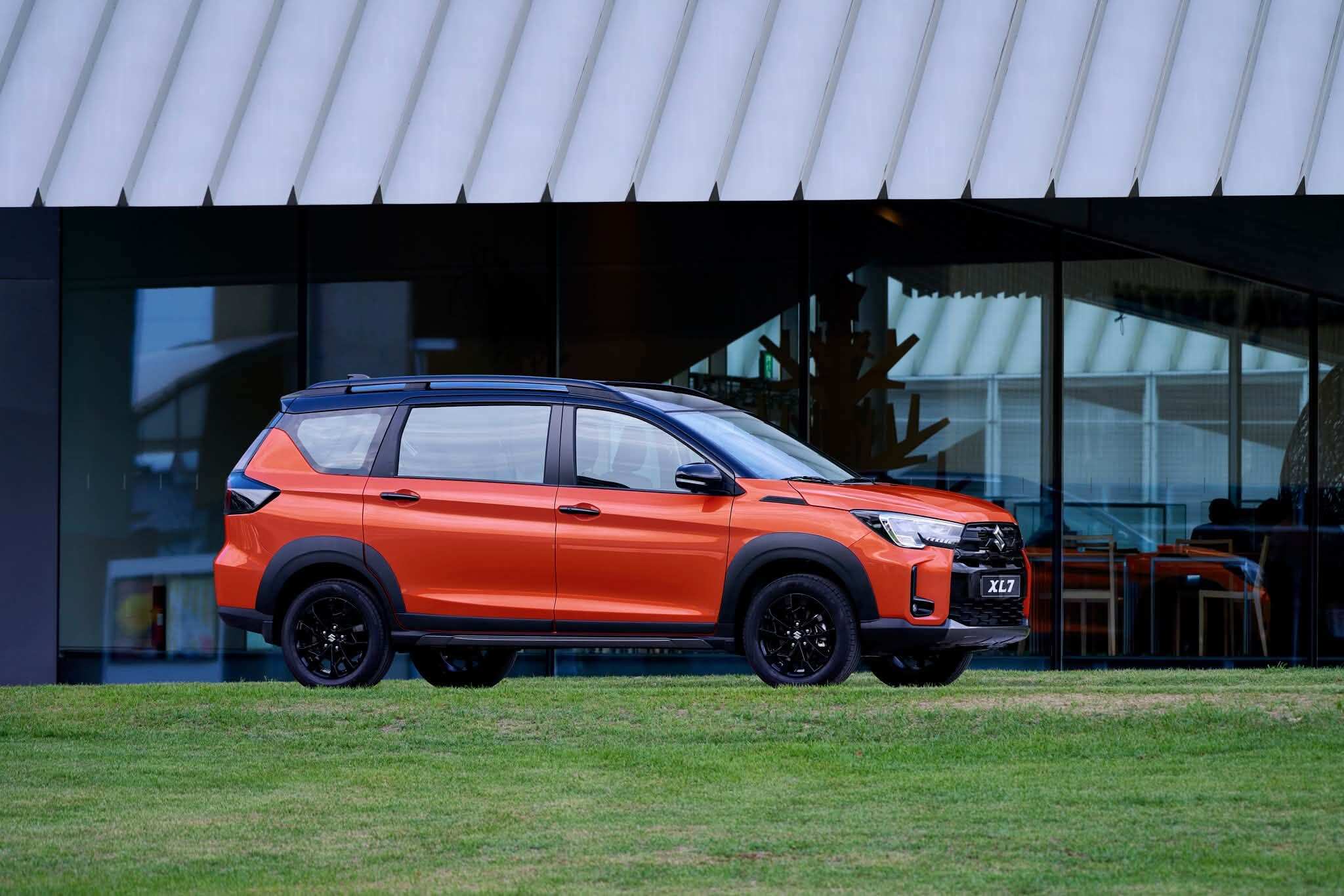 Suzuki Việt Nam công bố giá bán dòng xe XL7 nâng cấp mới - 4