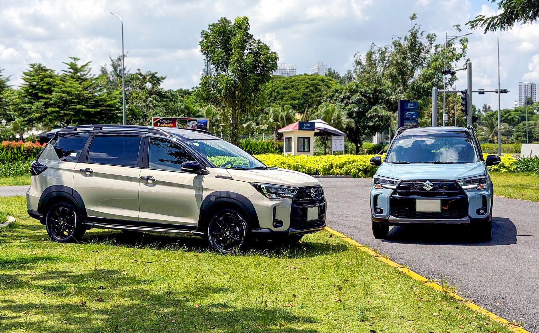 Suzuki XL7 mới ra mắt thị trường Việt Nam với giá bán từ 569,9 triệu đồng.