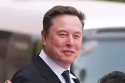 Tỷ phú Elon Musk nói tiết kiệm tiền cho tương lai là ‘vô nghĩa’