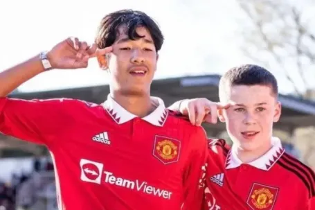 Jariyah Shah, sao mai mang dòng máu Việt Nam được Carrick gọi lên đội 1 MU là ai?